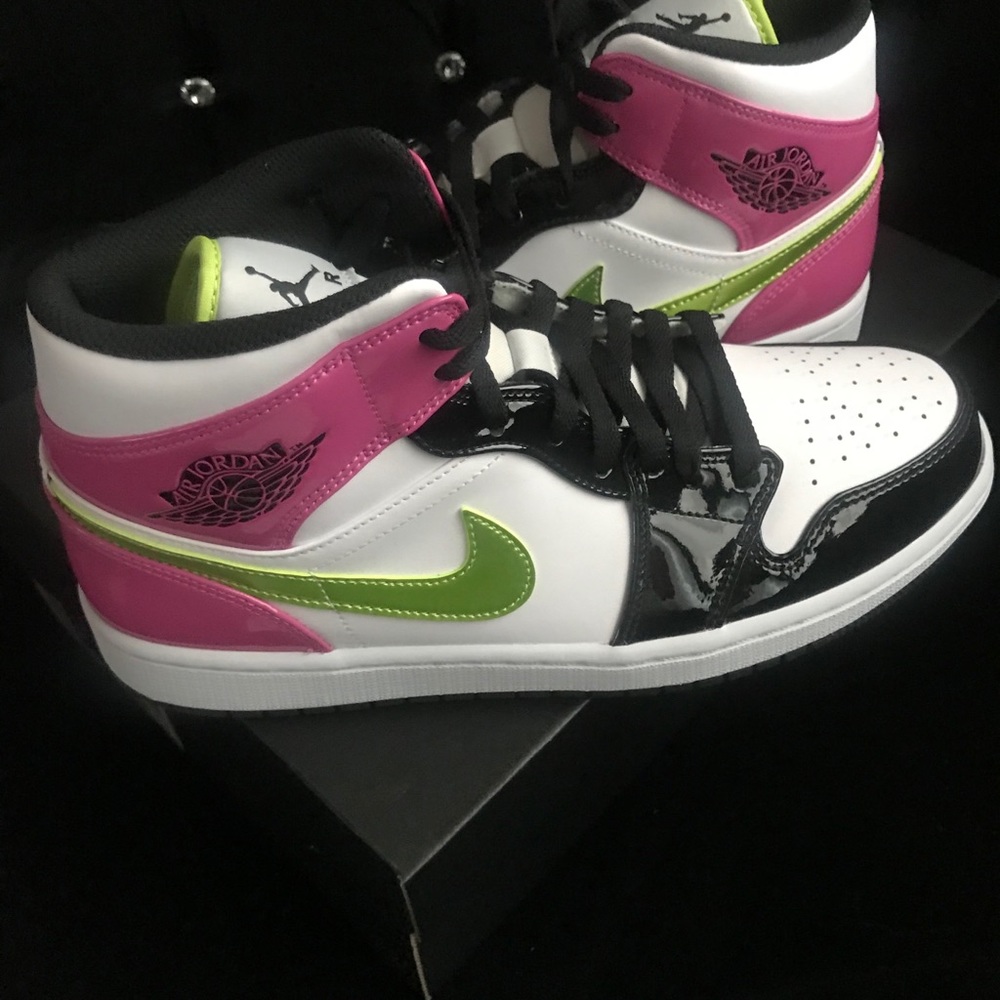 Jordan 1 Mid SE